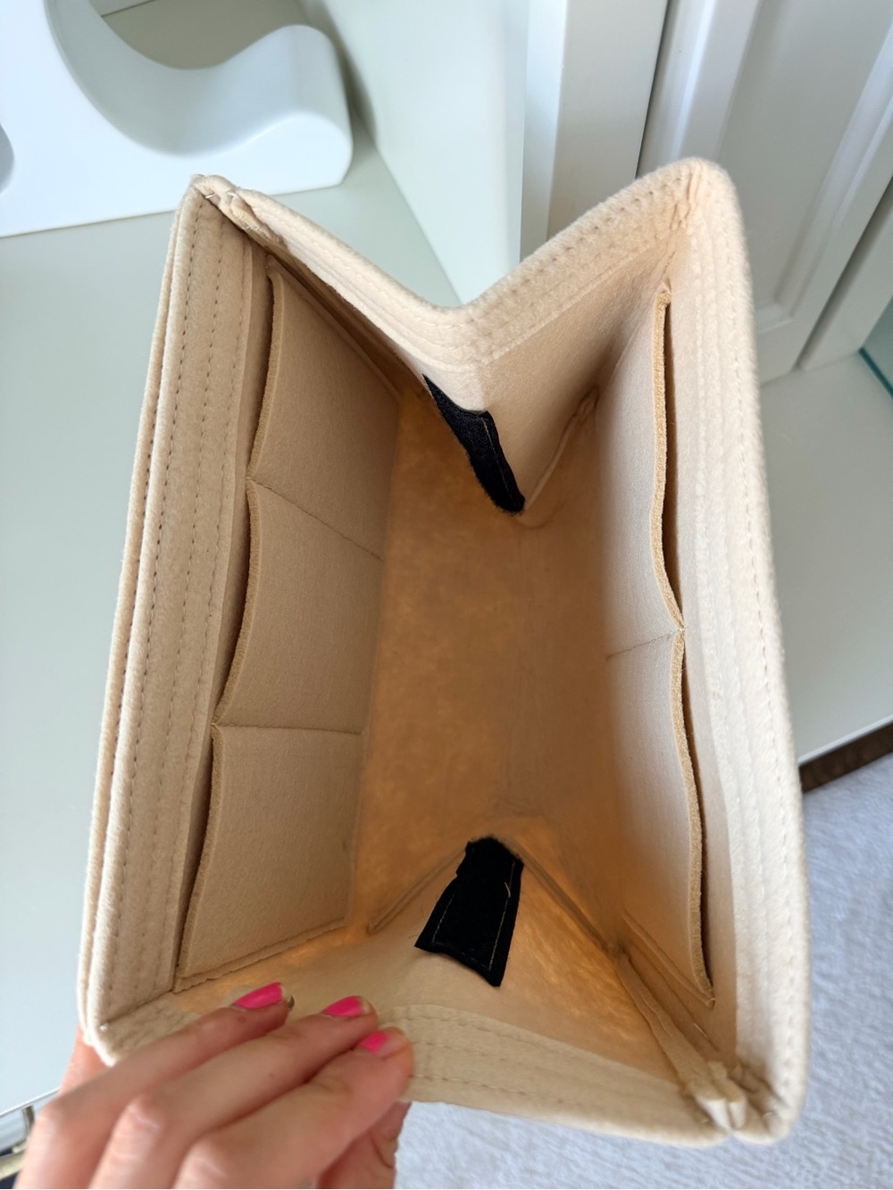 Felt Light Beige Bag Purse Insert Organizer 8.5 X 7 X 6 Inches Like New - Picture 9 of 10